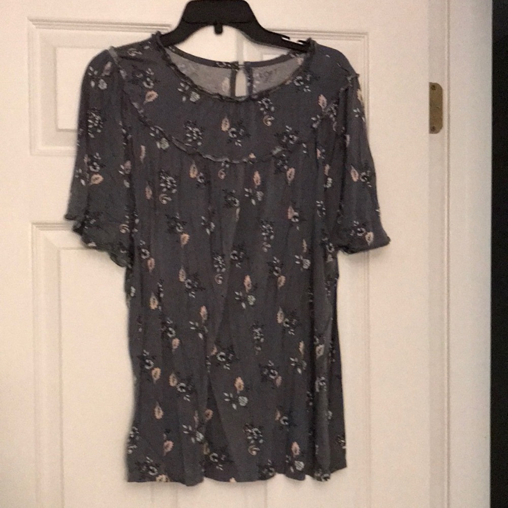 Great top good fall or spring colors